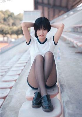 欧美黑白头像个性_4K在线播放