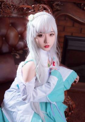 学生的粉嫩小泬洗澡视频_BD韩语高清免费观看
