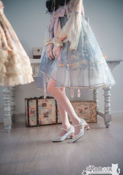 欧美美女比基尼初_超清在线播放观看