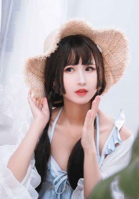 2018年欧美秋装时尚街拍女装_BD英语视频大全