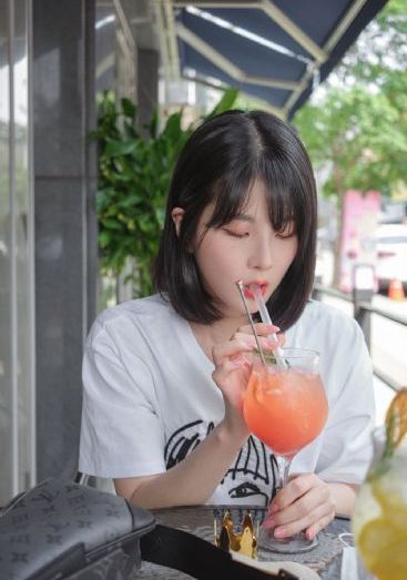 欧美吻戏激烈吻胸床戏揉胸_BD英语高清在线