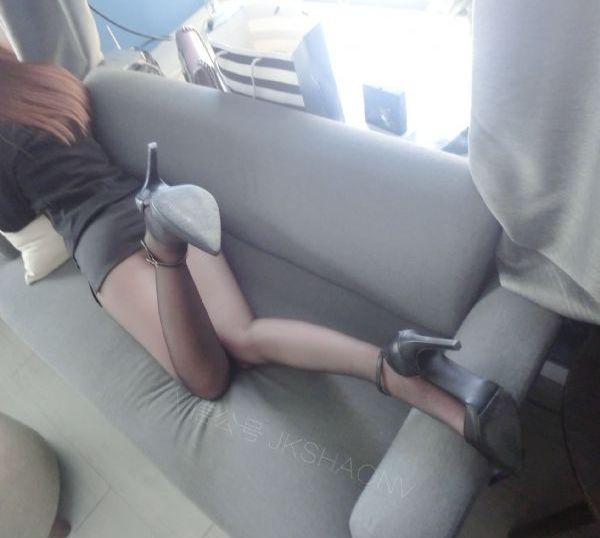 公交顶臀绿裙妇女配视频_HD在线观看视频